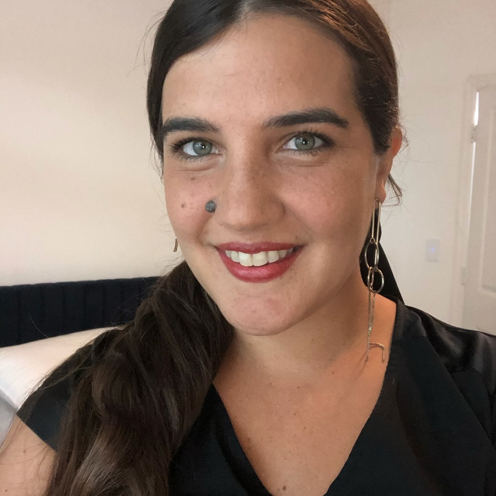 Meet your Posher, Camila